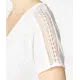 Weißes T-Shirt mit Fledermausärmeln