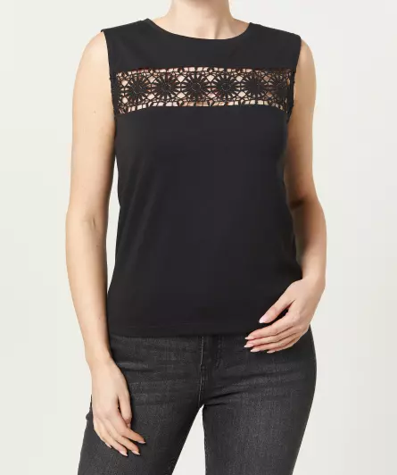Top met gehaakte details