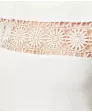 Top met gehaakte details