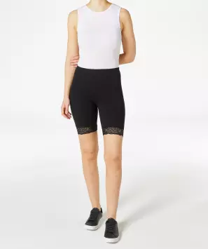 Radlerhose mit Spitze am Saum