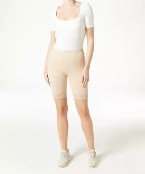 Radlerhose mit Spitze am Saum