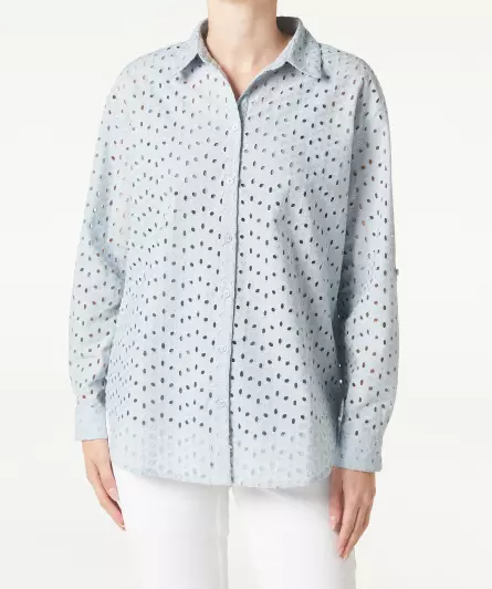 Bluse mit Lochstickereien