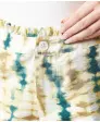 batik-shorts-batik-naturbedruckt-119784183000_8300_DB_M_EP_02.jpg