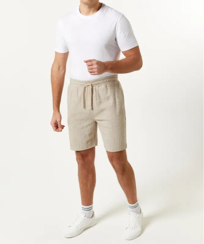 Shorts in Naturfarben