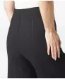 culotte-in-caprilaenge-schwarz-119855610000_1000_DB_M_EP_01.jpg