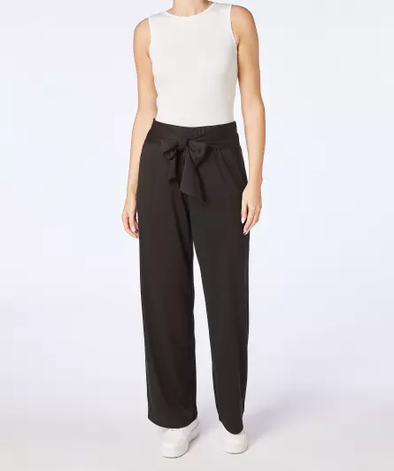 Stoffhose mit Bindegürtel