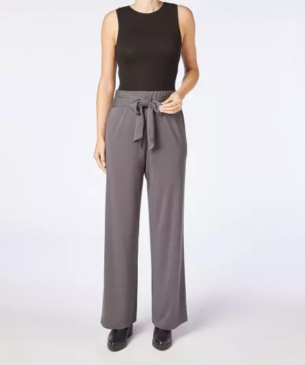 Stoffhose mit Bindegürtel