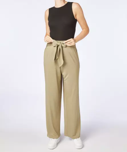 Stoffhose mit Bindegürtel