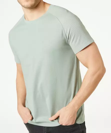 T-Shirt mit gerippten Ärmeln
