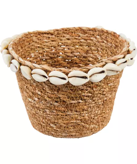 Seegraskorb mit Muscheln