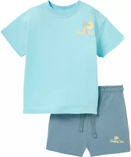 T-Shirt + Shorts