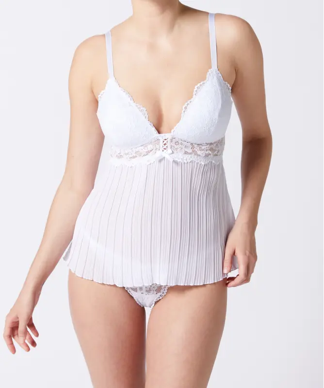 Top mit integriertem BH + String