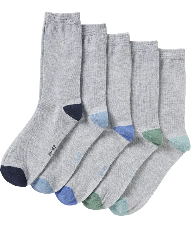 Socken mit farbigen Akzenten