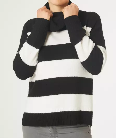 Sweter z dzianiny z golfem