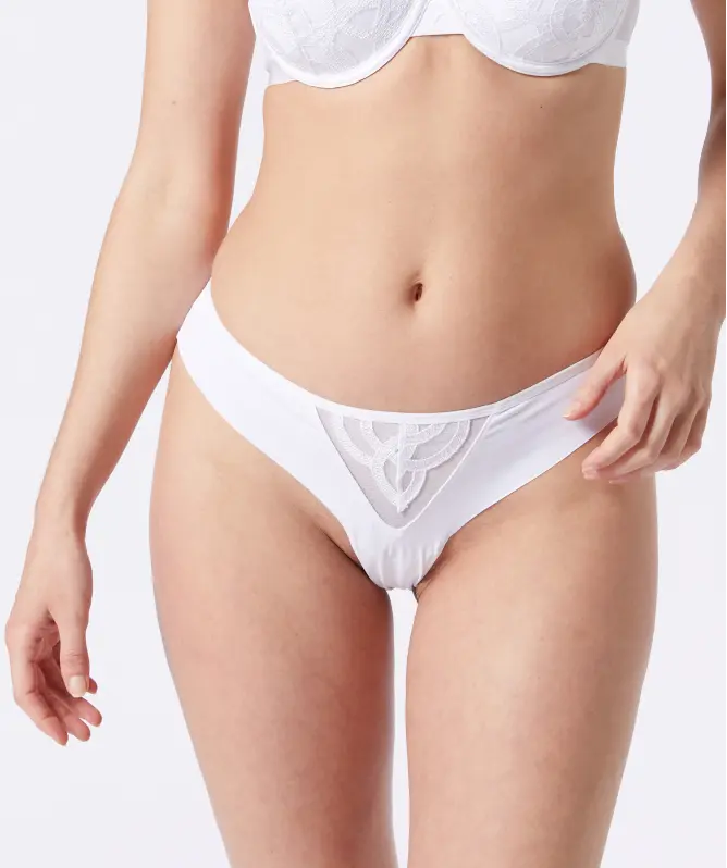Weißer String