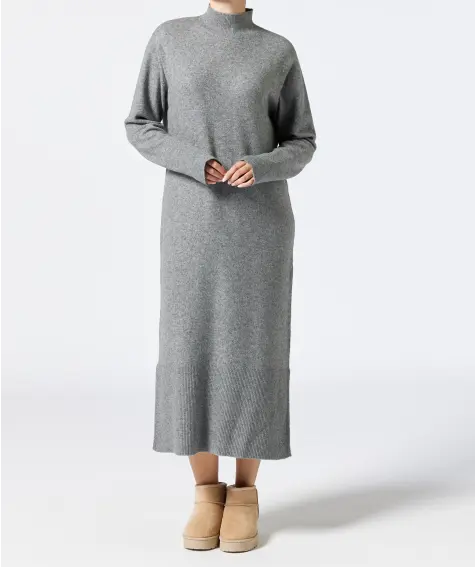 Dzianinowa sukienka ze stójką