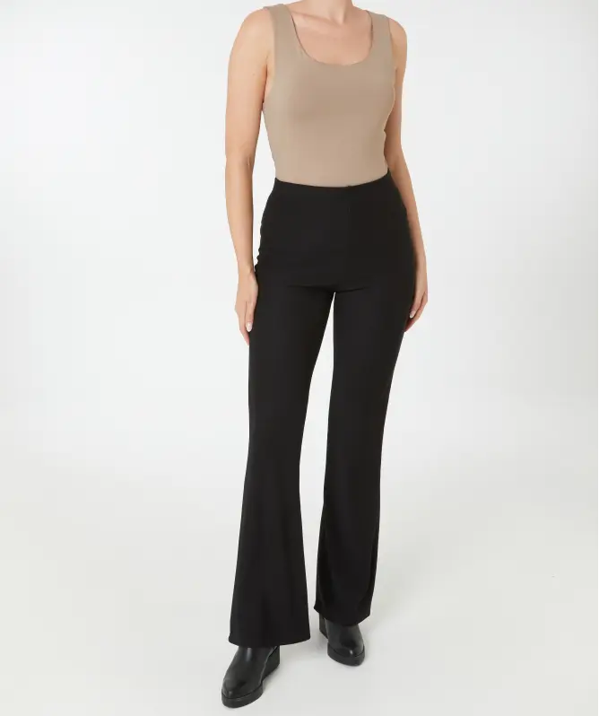 Geribbelde uitlopende broek
