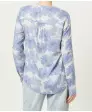 Bluse mit blauen Blumen