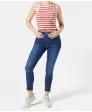 ciemny niebieski jeans