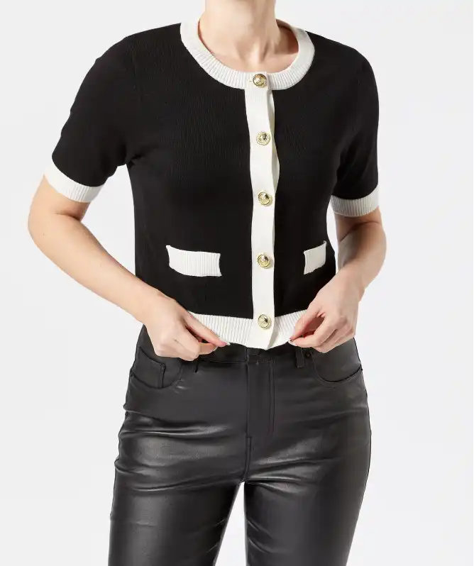 Strickjacke mit kurzen Ärmeln