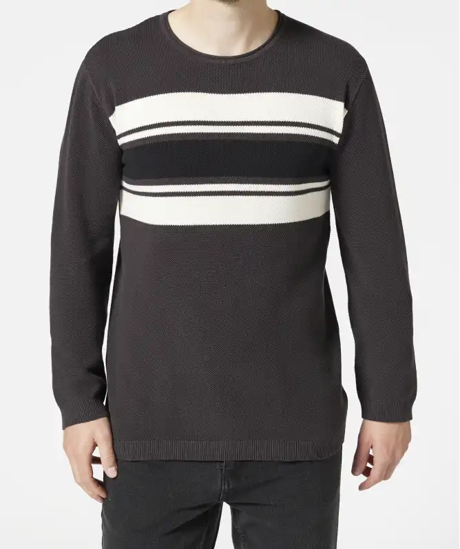 Sweter z cienkiej dzianiny