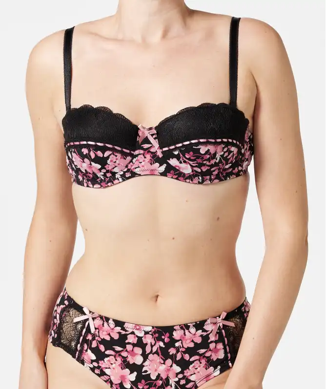BH met bloemmotief