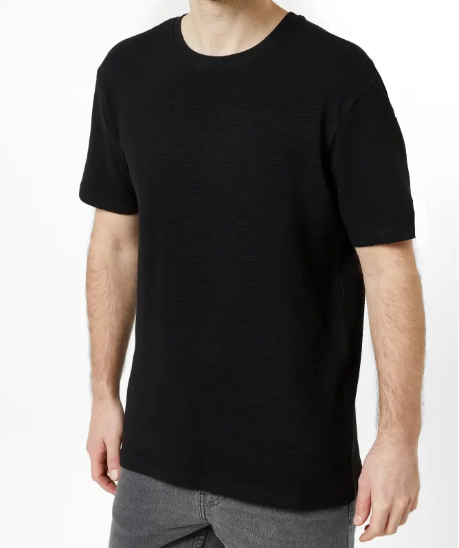 Geripptes T-Shirt