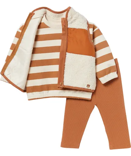 Weste + Sweatshirt + Leggings