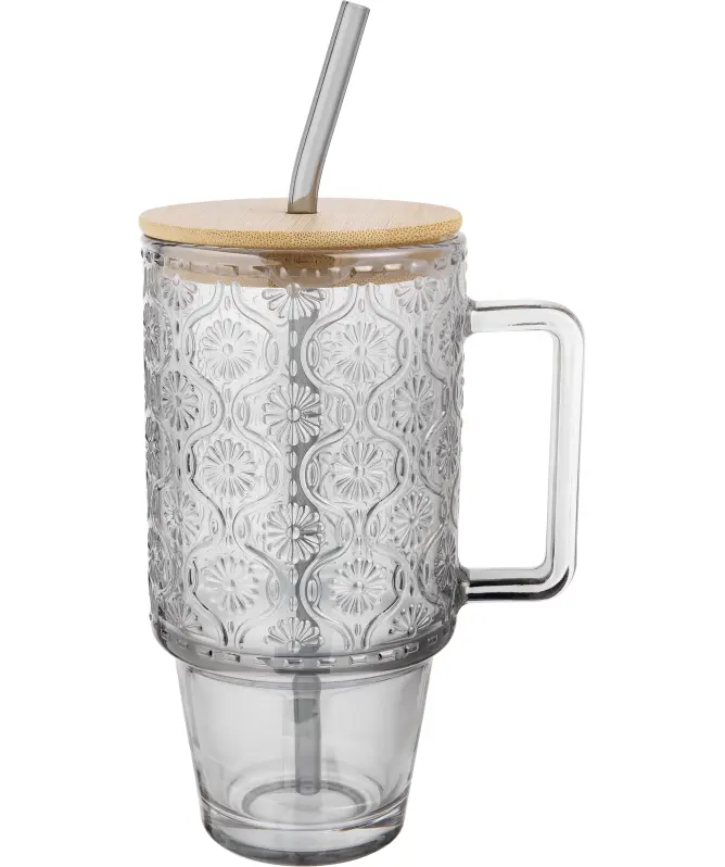 Trinkglas in Pokalform