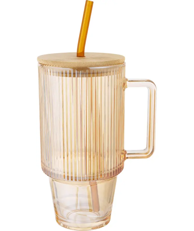 Trinkglas in Pokalform