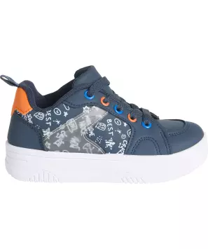 Sneaker mit Schriftzügen