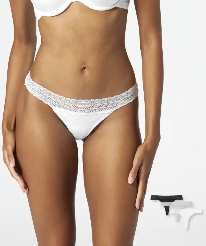 Strings mit Spitzenbund