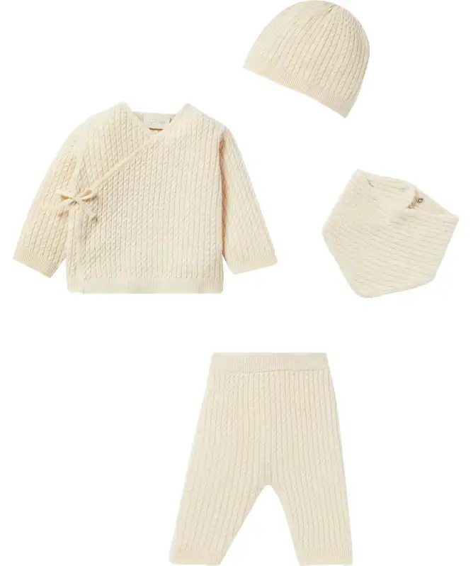 Newborn Mütze + Oberteil + Halstuch + Hose