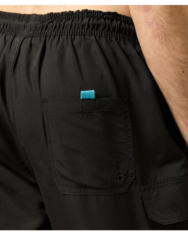 Short de bain à poche cargo homme, noir (KiK Badeshorts mit Cargotasche (schwarz)) — KiK, produit allemand authentique au Maroc