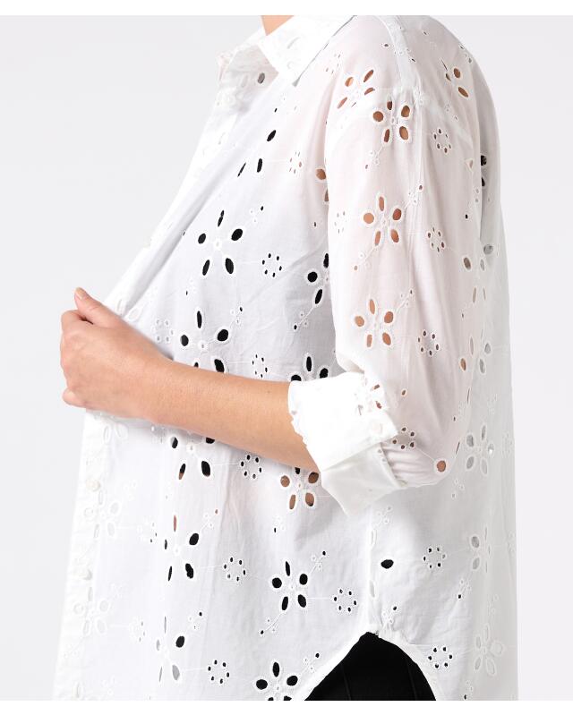 Blouse with eyelet pattern for women, white (KiK Bluse mit Lochmuster (weiß)) — KiK, authentic German product in Morocco