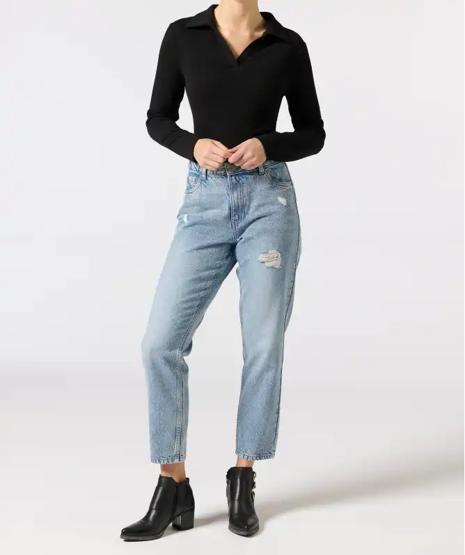 Jeans mit Destroyed-Effekten