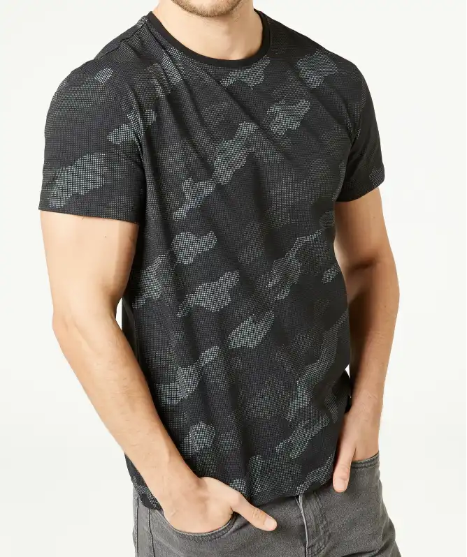 T-shirt met camouflageprint