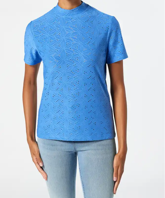 Tričko s perforovaným vzorem