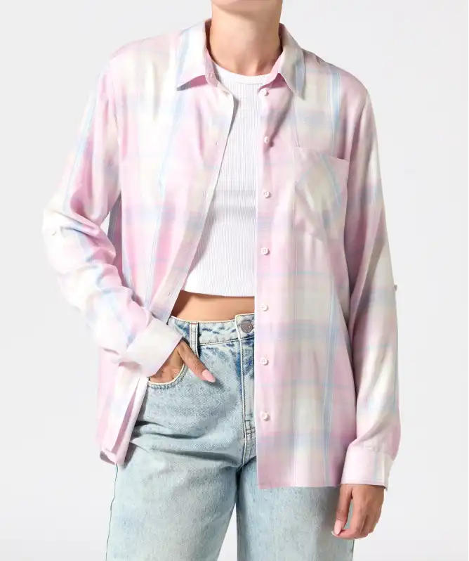 Světlá košilová halenka