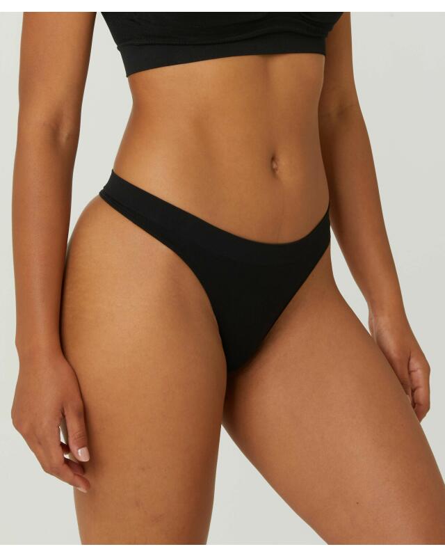 Thongs for women, black (KiK Schwarze Strings (schwarz)) — KiK, authentic German product in Morocco