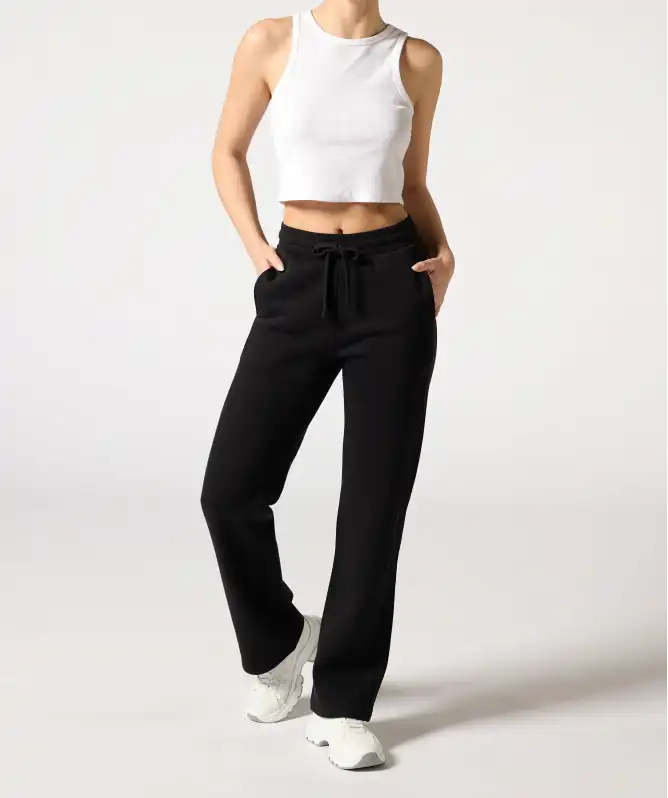 Jogginghose mit weitem Bein
