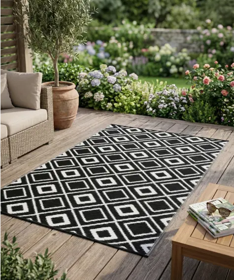 Gemusterter Outdoorteppich