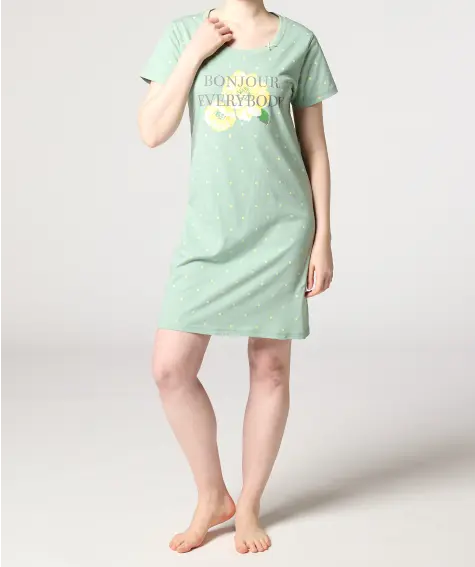 Koszula nocna w kropki