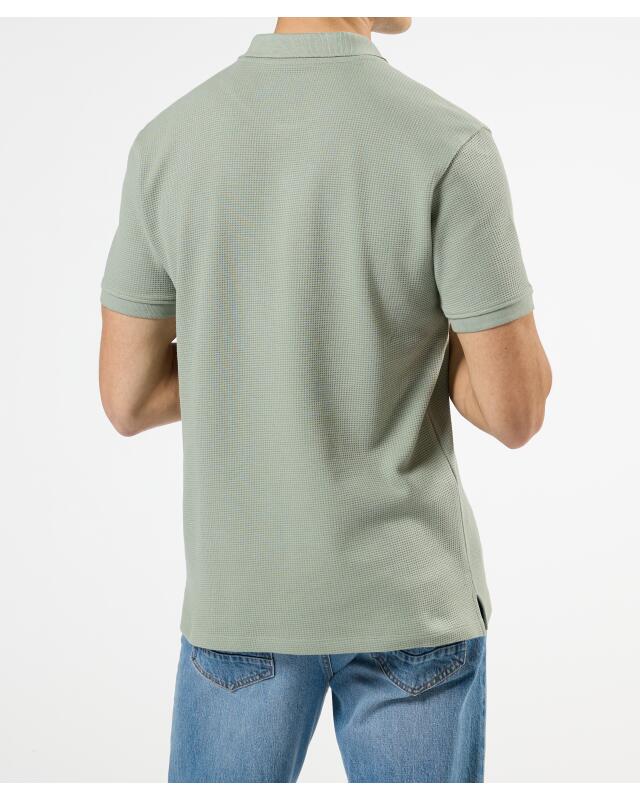 Polo à écusson homme, vert clair (KiK Poloshirt mit Aufnäher (hellgrün)) — KiK, produit allemand authentique au Maroc
