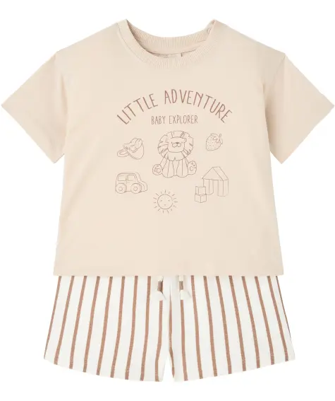 Niedliches Set aus T-Shirt + Shorts