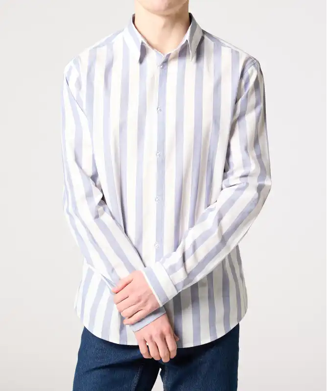 Weiß/Blau gestreiftes Hemd