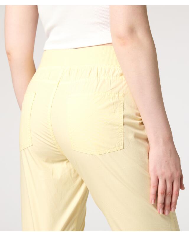 Relaxed-fit shorts for women, light yellow (KiK Locker sitzende Shorts (hellgelb)) — KiK, authentic German product in Morocco