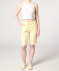 Locker sitzende Shorts hellgelb