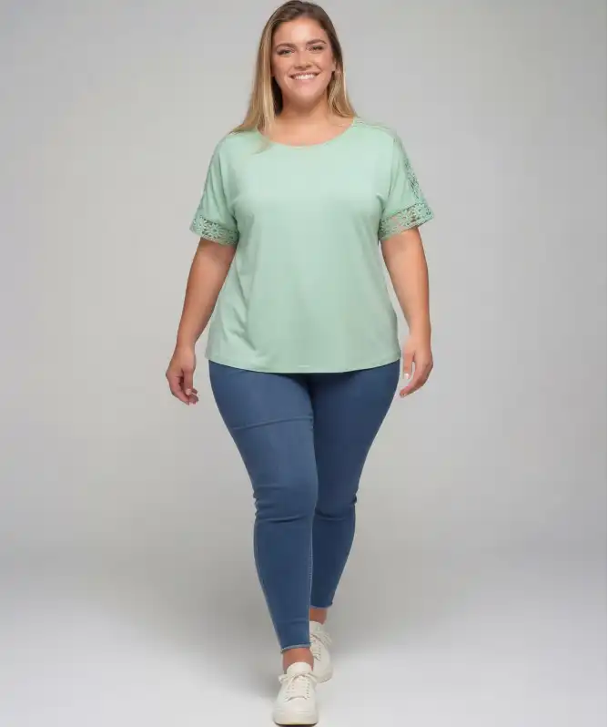 T-Shirt mit Spitzeneinsatz