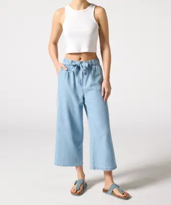 7/8-Jeans mit Stoffgürtel